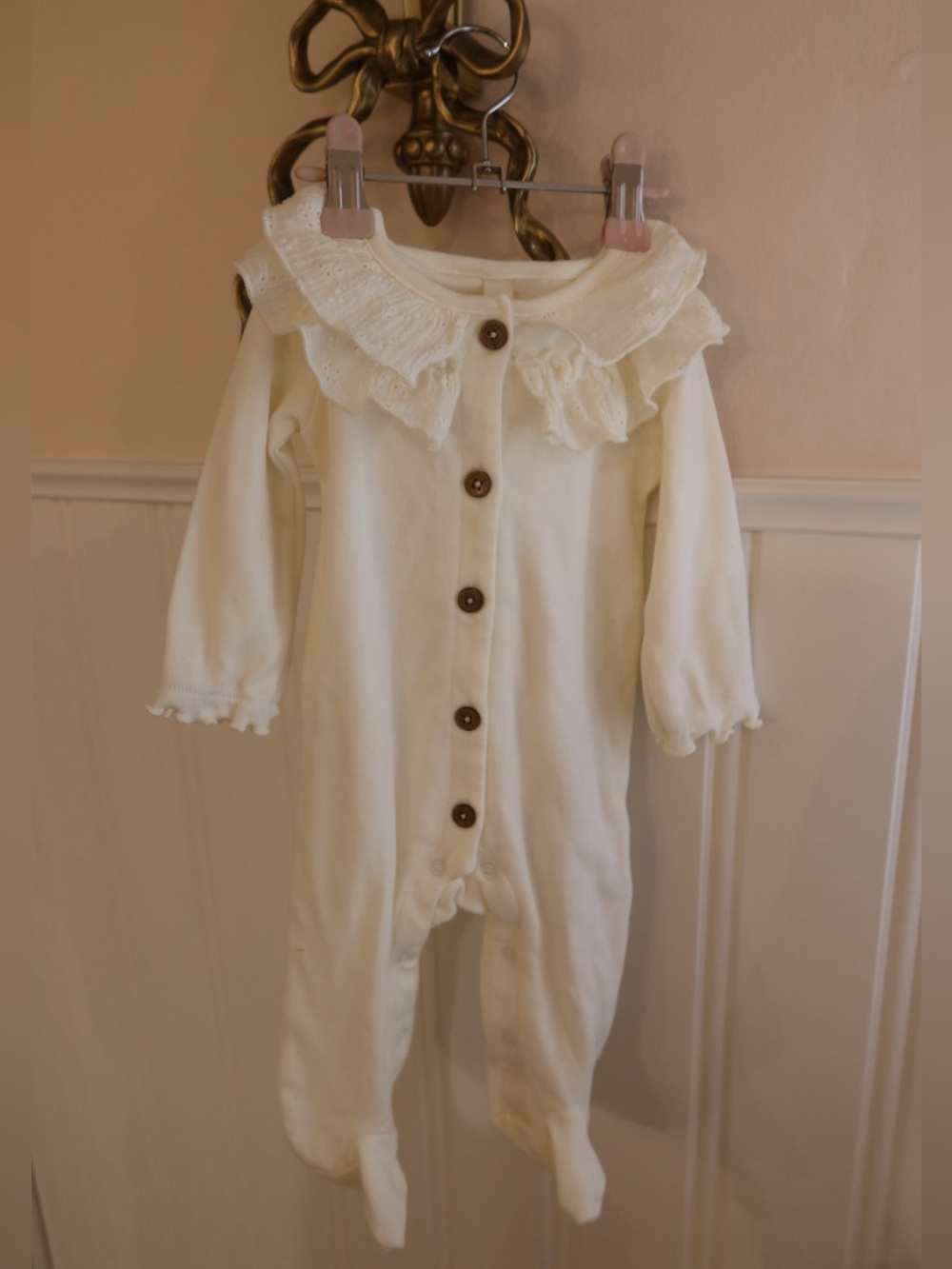 Snug Cream Ruffle Footie Sleeper | 3–6 Months